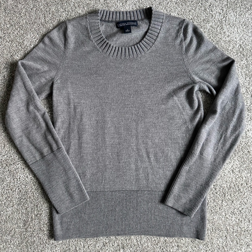 Banana Republic Gray Crewneck Sweater